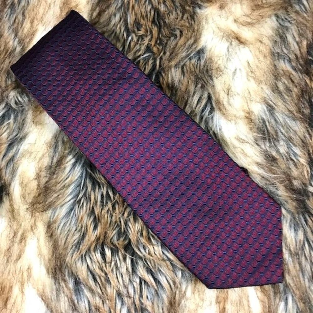 Roberto Villini Collezione 100% Silk Wine Navy Connected Squares Tie